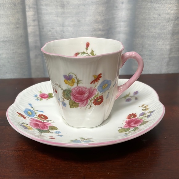 Shelley Rose and Red Daisy Demitasse Cup & Saucer DISCONTINUED! - Picture 1 of 16